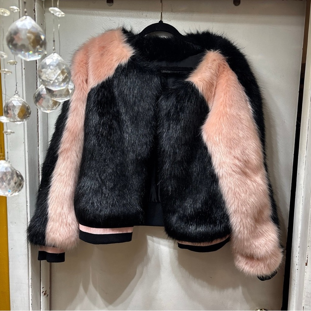 Akiara faux fur jacket Size Large